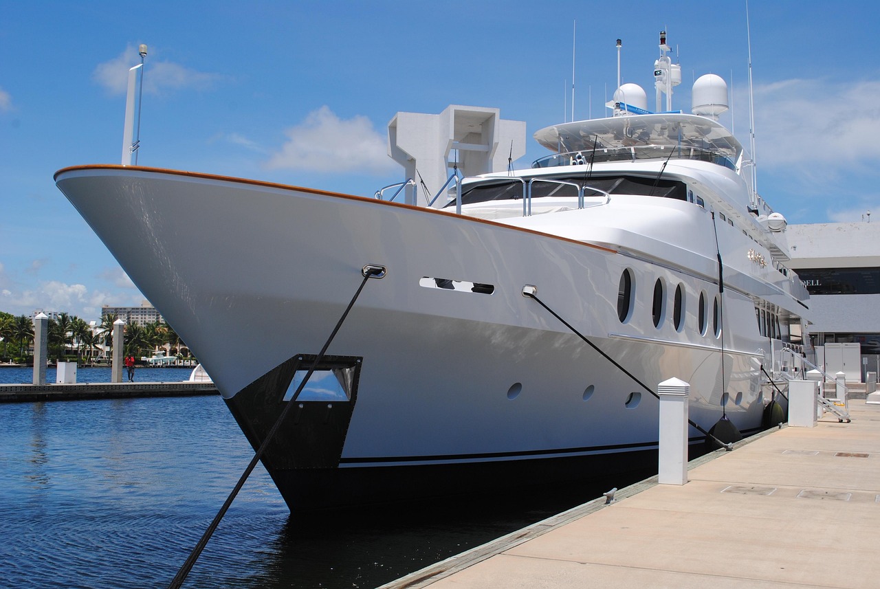 Charter de yacht de luxe — Méditerranée